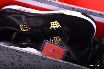 Air 552 “Royalty” 308497-032 Resilient Jordan 4 0812